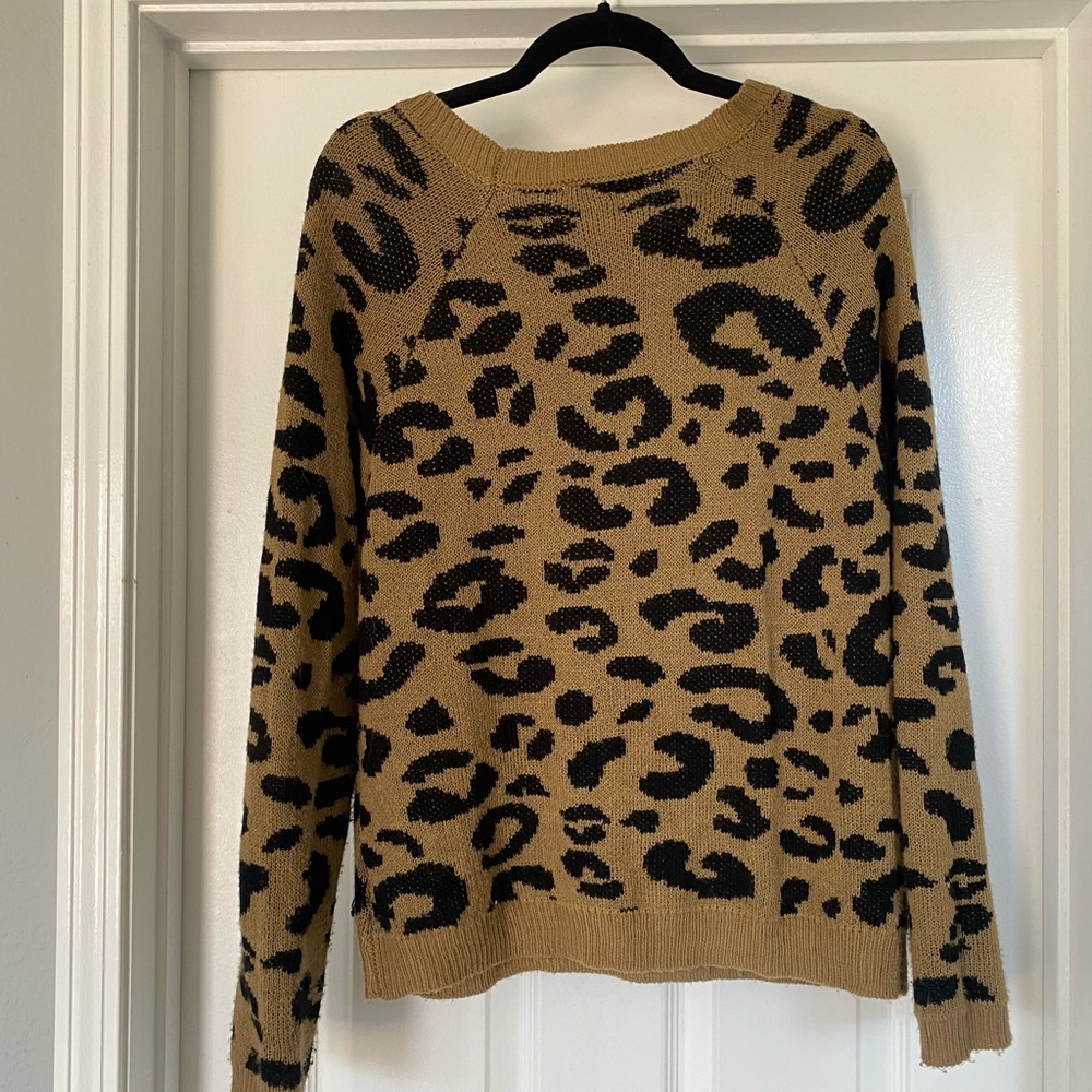 Leopard Sweater-medium - Picture 3 of 3